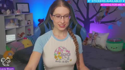 Lacey Bloom online show from 01-09-25, 02:11