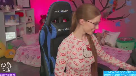 Lacey Bloom online show from 02-06-25, 02:33