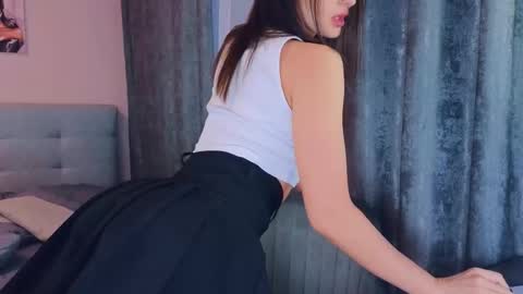 Snapshot of lachatte013 chatting on 11-19-25, 10:59 Kristina online show from 11-19-25, 10:59