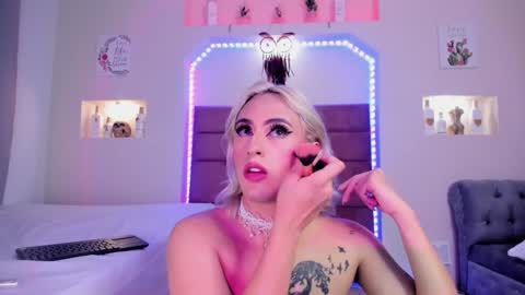 Snapshot of ladenandjuan chatting on 01-09-25, 05:34 Laden And Juan online show from 01-09-25, 05:34