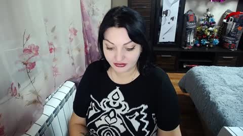 lady_boom_ online show from 12-23-24, 07:41