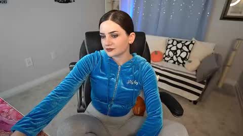 Snapshot of lady_bpd chatting on 10-21-25, 12:00 Anna online show from 10-21-25, 12:00