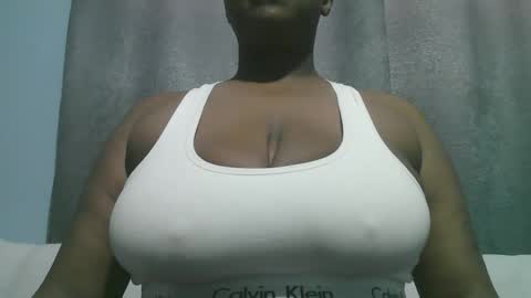 lady_dearra online show from 10-31-25, 05:30