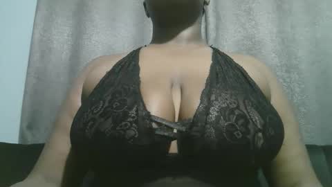 lady_dearra online show from 11-13-25, 03:49