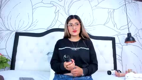 LADY  online show from 03-31-26, 02:24