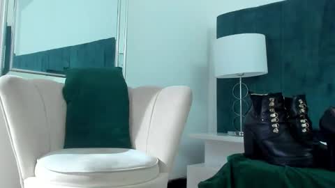 Snapshot of lady_godss chatting on 12-29-24, 04:27 Lady godss online show from 12-29-24, 04:27