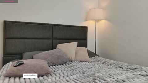    700  1300 -5 online show from 04-15-26, 12:45