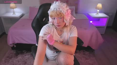 Snapshot of lady_noize chatting on 02-17-25, 07:21 Lady  online show from 02-17-25, 07:21