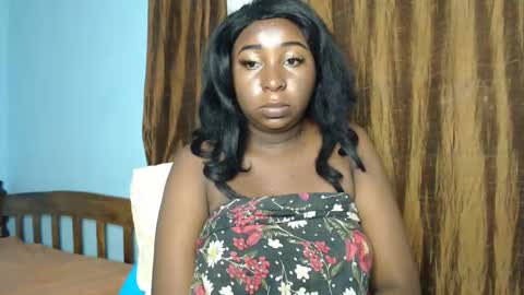 Snapshot of lady_twerky chatting on 01-19-25, 06:21 Maya online show from 01-19-25, 06:21