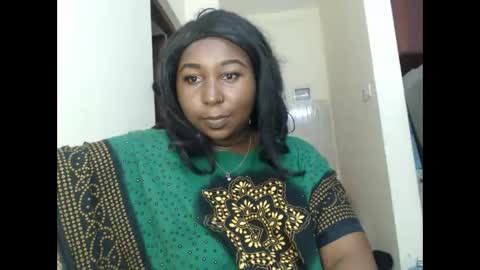 Snapshot of lady_twerky chatting on 10-05-25, 03:32 Maya online show from 10-05-25, 03:32