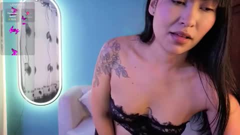 Lady Violet Bridgerton online show from 10-17-25, 06:21