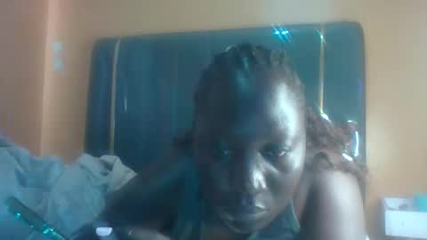 lindah32 online show from 10-29-25, 09:44