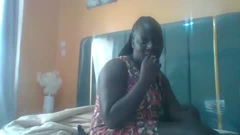 lindah32 online show from 12-22-25, 07:38