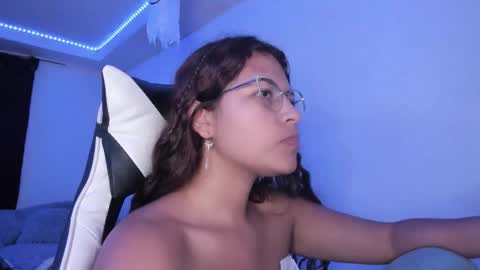  Lady  online show from 10-25-25, 01:57