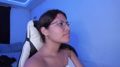  Lady  online show from 11-21-25, 02:32