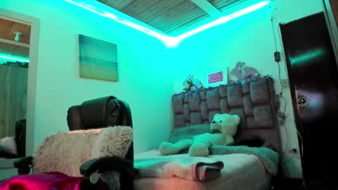 leidy daniela online show from 12-15-24, 08:08