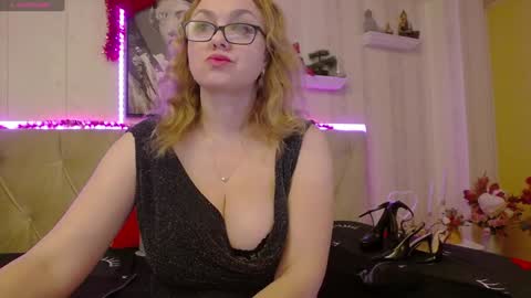  Lady Jeen    Back on Sunday 8th of December online show from 01-03-25, 06:14