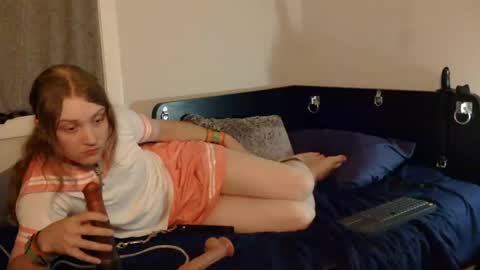 Snapshot of ladymeep chatting on 09-19-25, 07:54 ladymeep online show from 09-19-25, 07:54