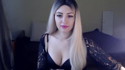 Monika online show from 02-06-25, 10:04