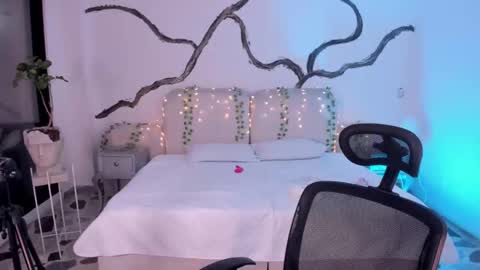 Lady  online show from 09-16-25, 05:08