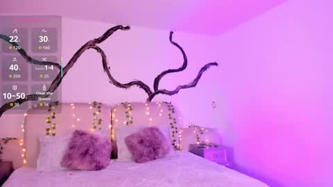 Lady  online show from 09-24-25, 05:44