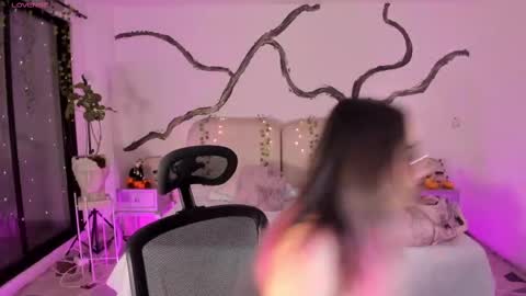 Lady  online show from 10-26-25, 04:51