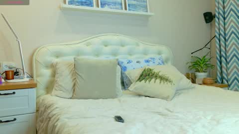 Snapshot of ladysweetwife chatting on 02-15-26, 02:19 Maria online show from 02-15-26, 02:19