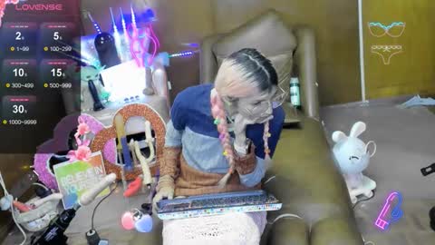 Skinnygirl online show from 11-05-25, 10:21