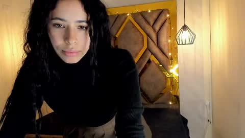 Snapshot of laia_miller_ chatting on 01-07-25, 06:35 Laia online show from 01-07-25, 06:35