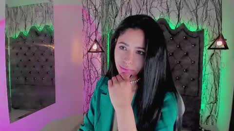 Snapshot of laia_miller_ chatting on 02-24-25, 05:20 Laia online show from 02-24-25, 05:20