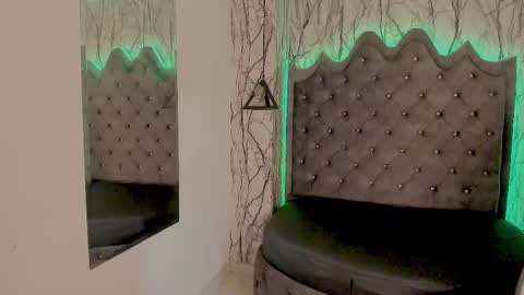 Snapshot of laia_miller_ chatting on 03-06-25, 04:07 Laia online show from 03-06-25, 04:07