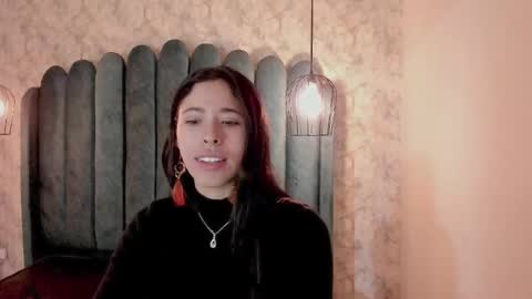 Snapshot of laia_miller_ chatting on 03-08-25, 06:16 Laia online show from 03-08-25, 06:16