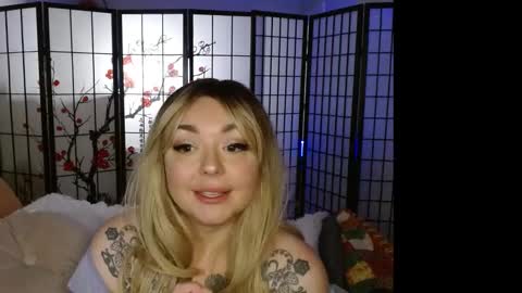 Snapshot of laikachka chatting on 10-04-25, 01:47 Laika Darling online show from 10-04-25, 01:47