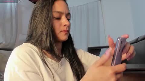 Laila online show from 12-20-25, 01:56