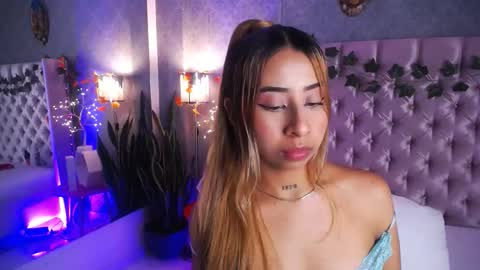 Laila Stilwills online show from 11-11-25, 12:43