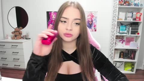 Kira online show from 01-28-25, 01:05