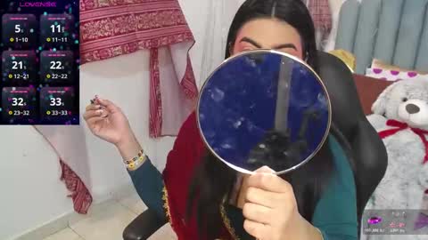 Laskhmirani online show from 11-22-25, 11:42