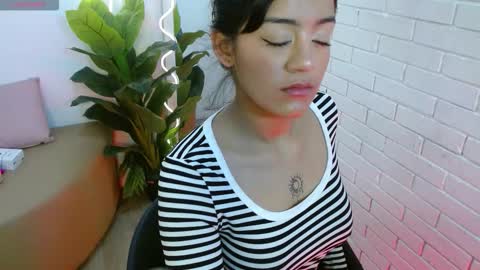 Snapshot of lalalutsy_tay chatting on 09-29-25, 12:10 Lala online show from 09-29-25, 12:10
