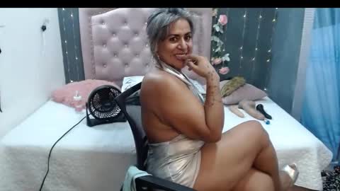 Snapshot of lalisha_96 chatting on 02-27-25, 01:05 lalisha online show from 02-27-25, 01:05