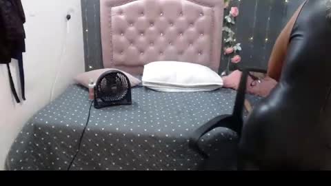 Snapshot of lalisha_96 chatting on 03-07-25, 08:00 lalisha online show from 03-07-25, 08:00