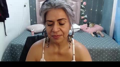Snapshot of lalisha_96 chatting on 03-08-25, 03:28 lalisha online show from 03-08-25, 03:28