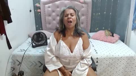 Snapshot of lalisha_96 chatting on 10-15-25, 12:00 lalisha online show from 10-15-25, 12:00