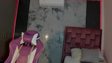 Laura online show from 09-30-25, 12:43