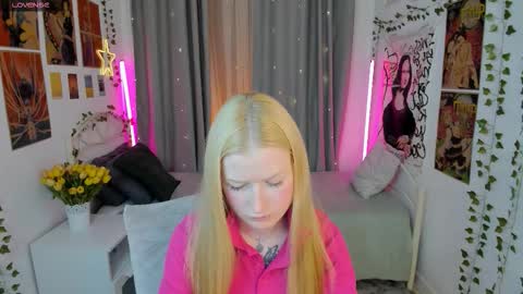 Laly online show from 10-18-25, 04:19