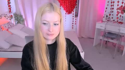Snapshot of laly_peach chatting on 02-20-26, 07:43 Laly online show from 02-20-26, 07:43