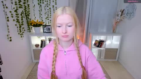 Snapshot of laly_peach chatting on 03-04-26, 07:36 Laly online show from 03-04-26, 07:36