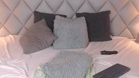 Laly Castro online show from 01-29-25, 09:17