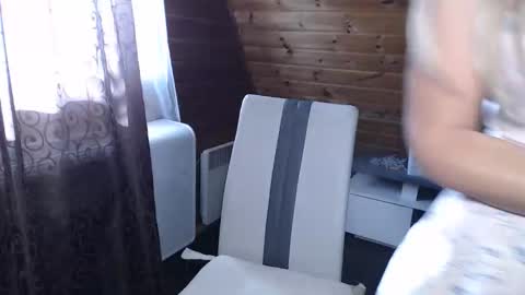 LaMadrina006 online show from 10-14-25, 07:53