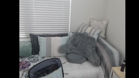 Snapshot of lamarrsvisions chatting on 10-08-25, 05:10 Nikki LaMarr online show from 10-08-25, 05:10