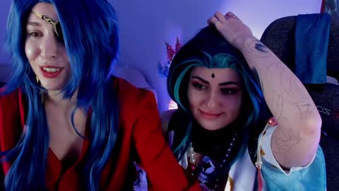 just call me Lana  and her security online show from 12-08-24, 02:52